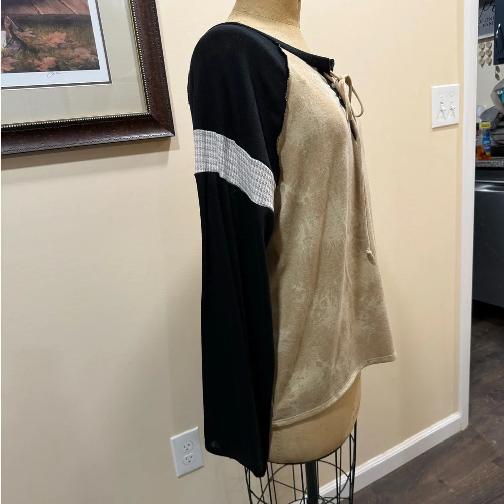Sugarfox Beige and Black Lace-Up Long Sleeve Top - Picture 3 of 9